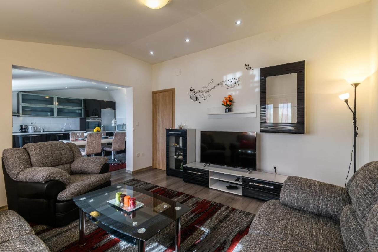 La Bodega Apartments Τρογκίρ Εξωτερικό φωτογραφία